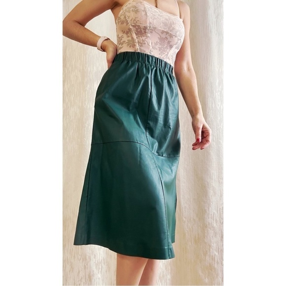 Green Faux leather midi skirt with elastic waist - Picture 5 of 10